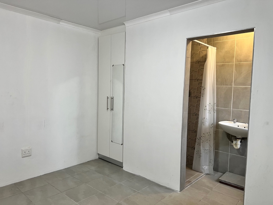 To Let 1 Bedroom Property for Rent in Malibu Village Western Cape